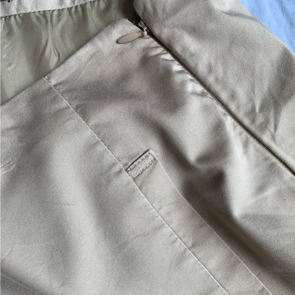 The LIMITED tan skirt, front pockets (unopened) wrinkle resistant, lined 12 - Picture 5 of 6